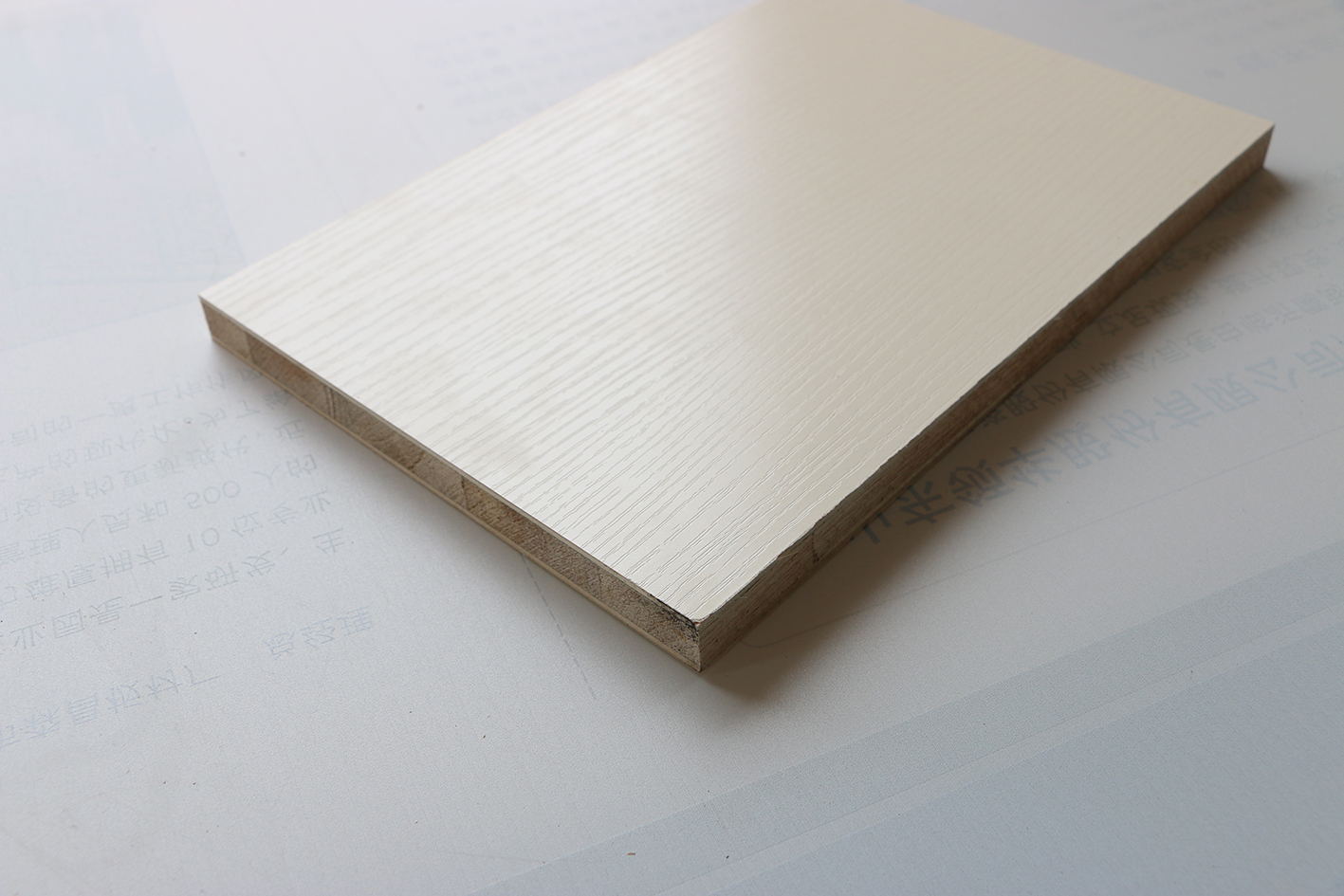 厂家直销 优质白色亮光贴面宝丽板 防火防潮 质优价廉