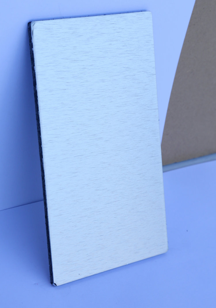 厂家直销 拉丝铝塑板 高光铝塑板 拉丝板 可定制 环保氟碳板