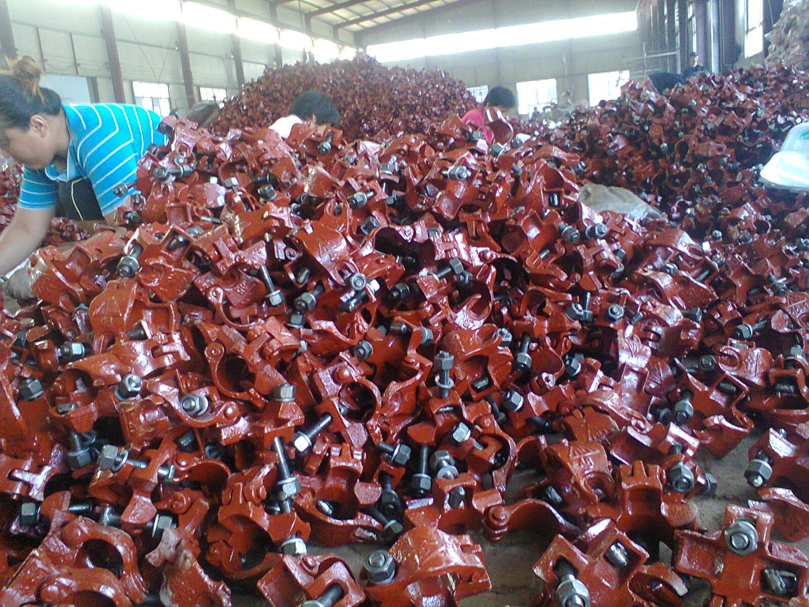 厂家直销建筑扣件 脚手架扣件 扣件 十字扣件 管钢扣件