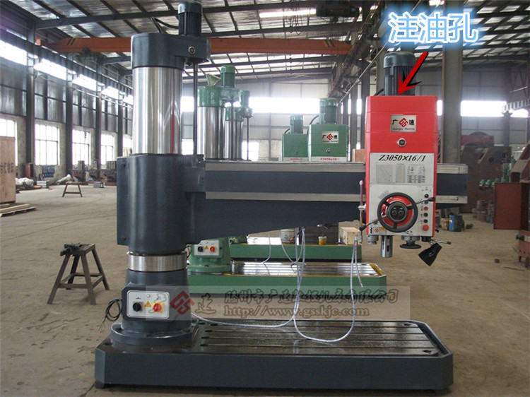 z3050摇臂钻床液压注油孔在什么位置