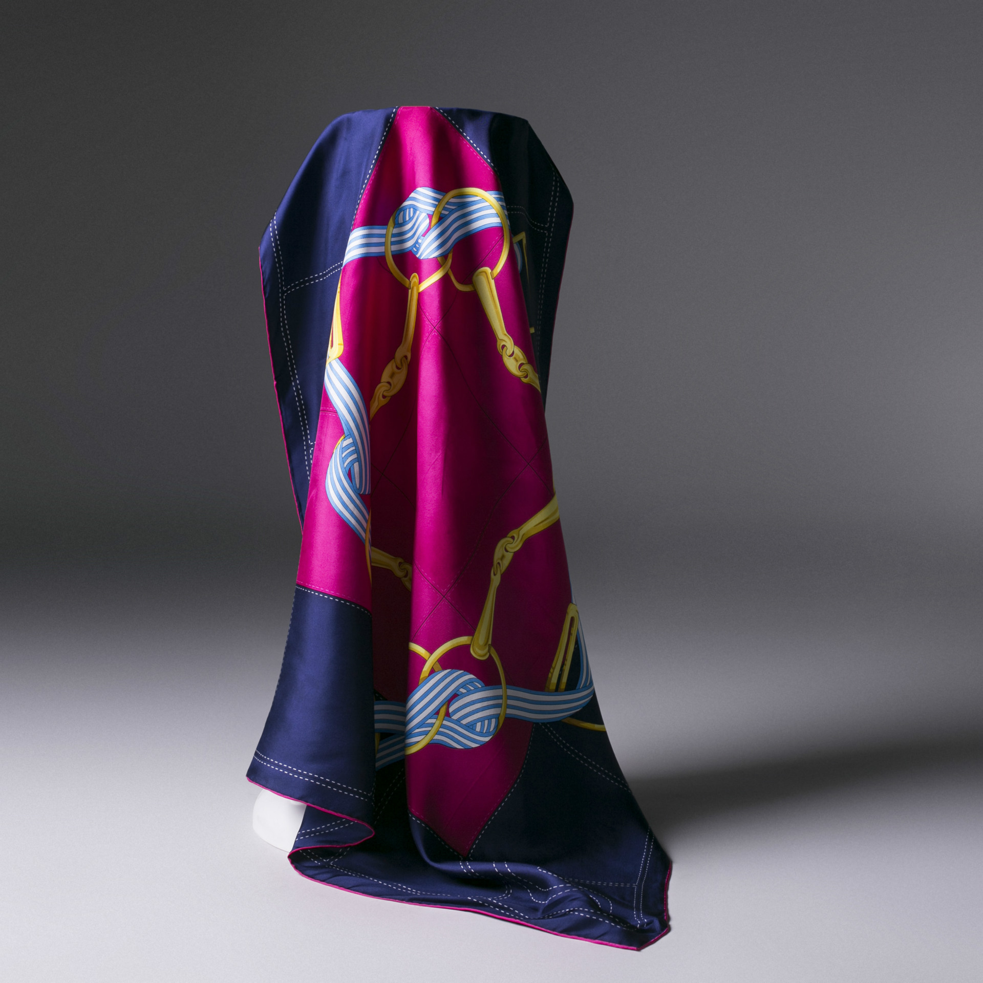 全美高端大牌桑蚕丝围巾批发 90真丝斜纹绸女士印花方巾