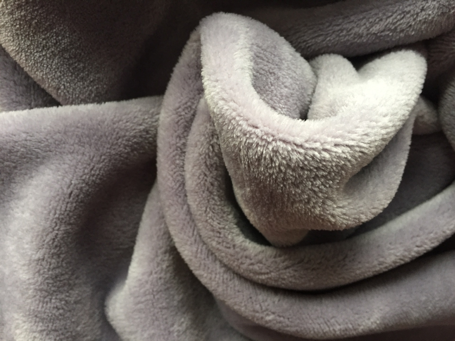 双面法兰绒色泽素净大方手感丰满绒面细腻