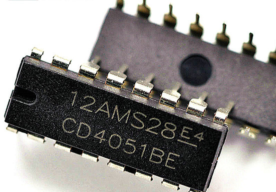 直插cd4051behcf4051hef4051八选一模拟开关dip16