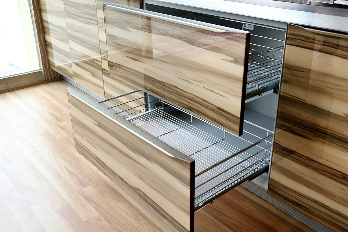 钛合金夹砖橱柜金百利时尚家具定制定做时尚简约钛合金橱柜批发