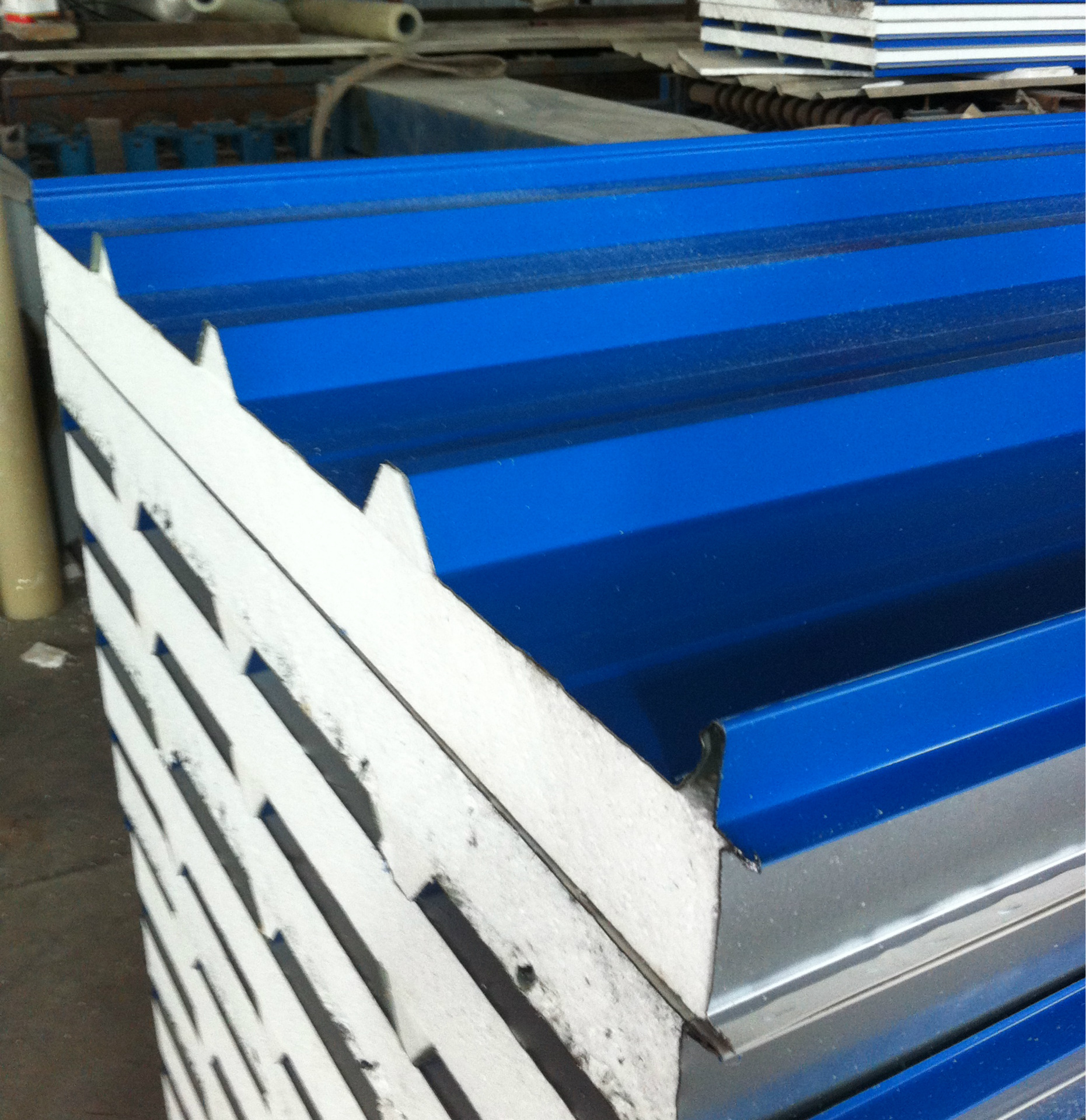 供应彩钢夹心瓦 钢结构屋面瓦 岩棉夹芯瓦 江苏彩钢板彩钢瓦