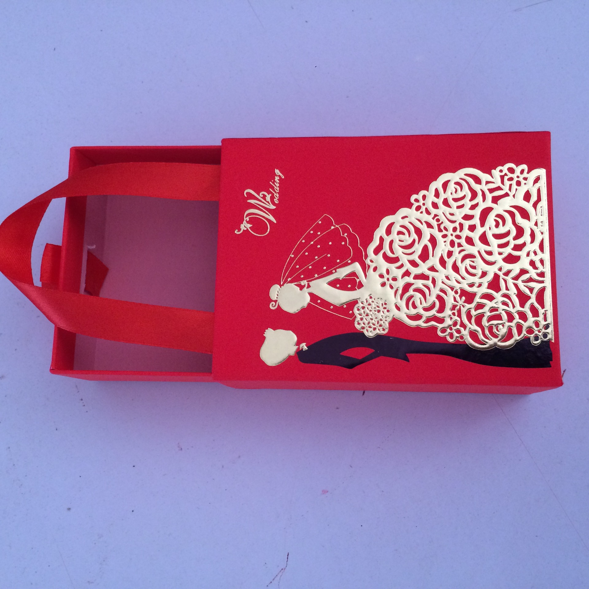 厂家定做2016新款烫金抽屉喜糖盒 结婚婚庆手提糖果包装盒