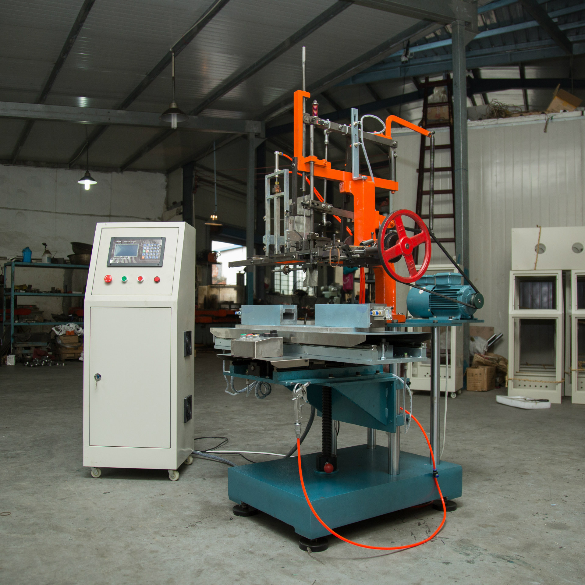 扫把植毛机,扁线植毛机,数控制刷设备(兴伟制刷机械xmd03dn)