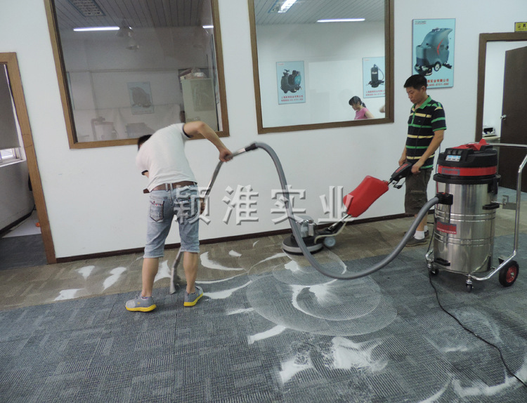 打蜡机_上海多功能洗地打蜡机  1,根据工作要求安装不同刷盘,放平机器
