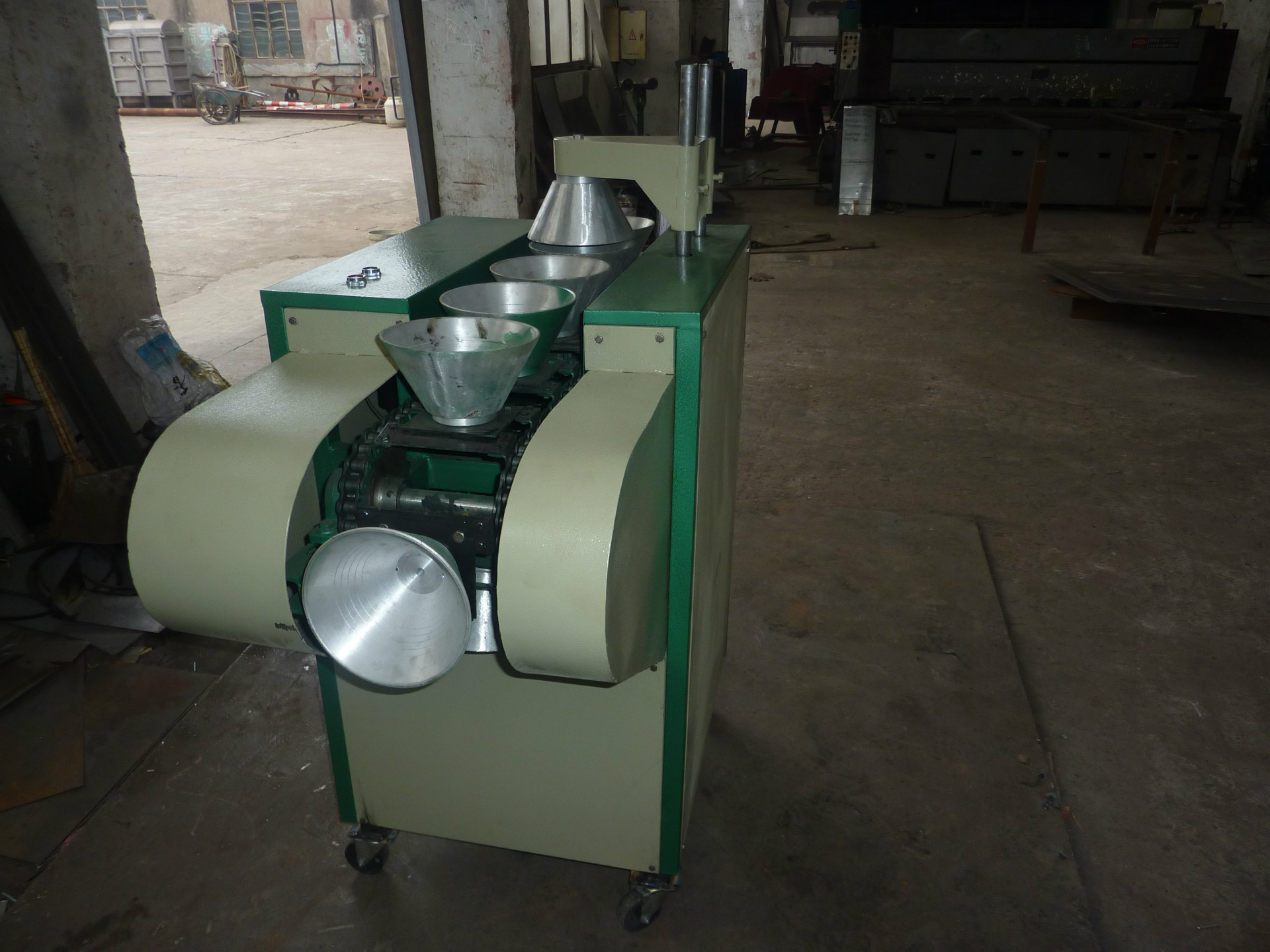 tzd型筒子纱倒角机厂家找伟晟机械质量有保障可按