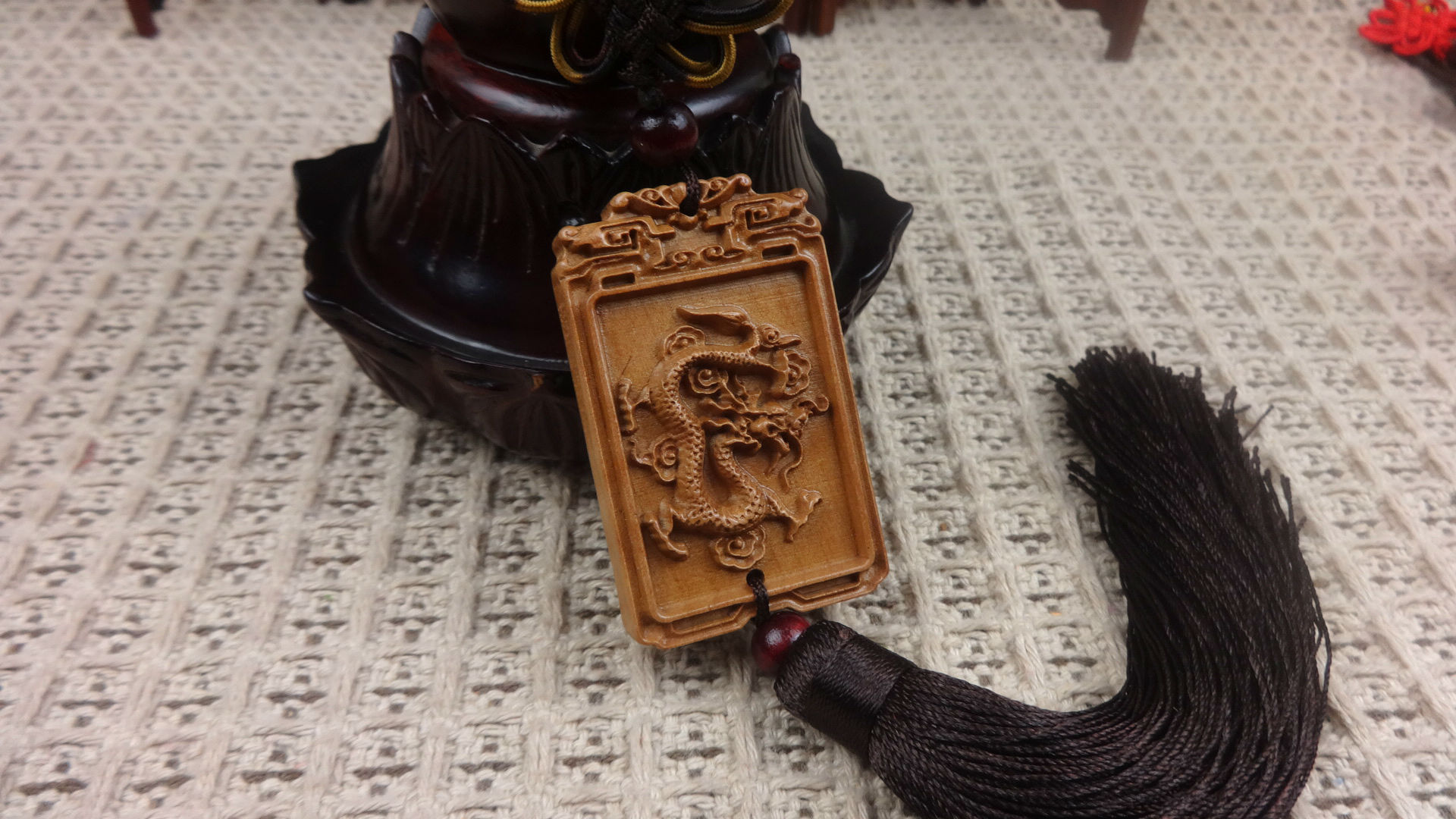 厂家直销桃木饰品挂件精雕方块龙款木质钥匙车载装饰wytg123