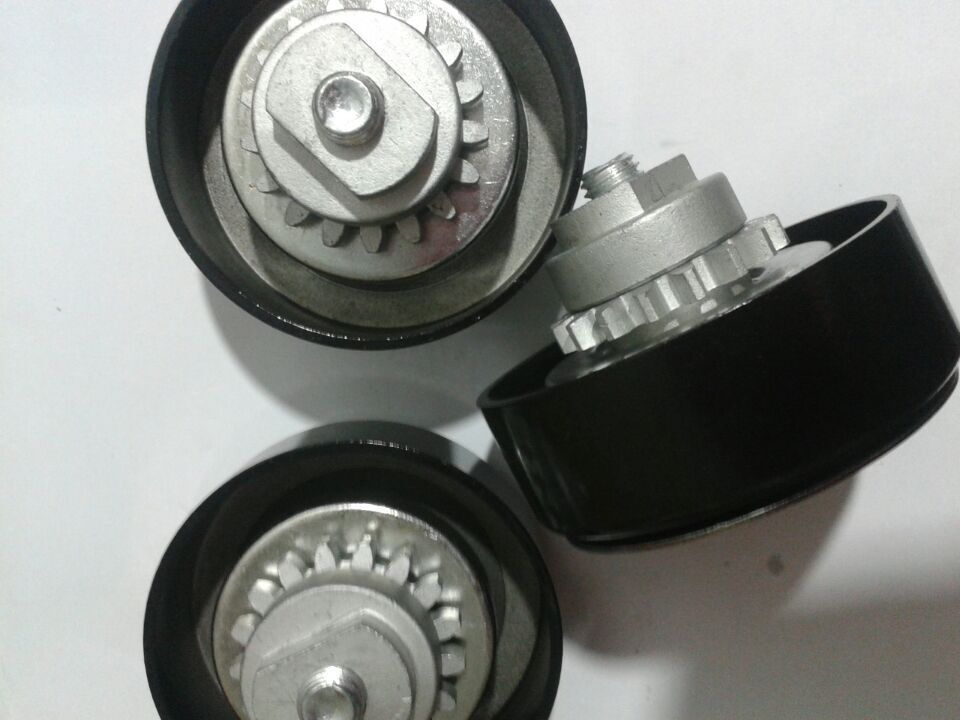 长期供应优质五菱荣光 b12发动机涨紧轮