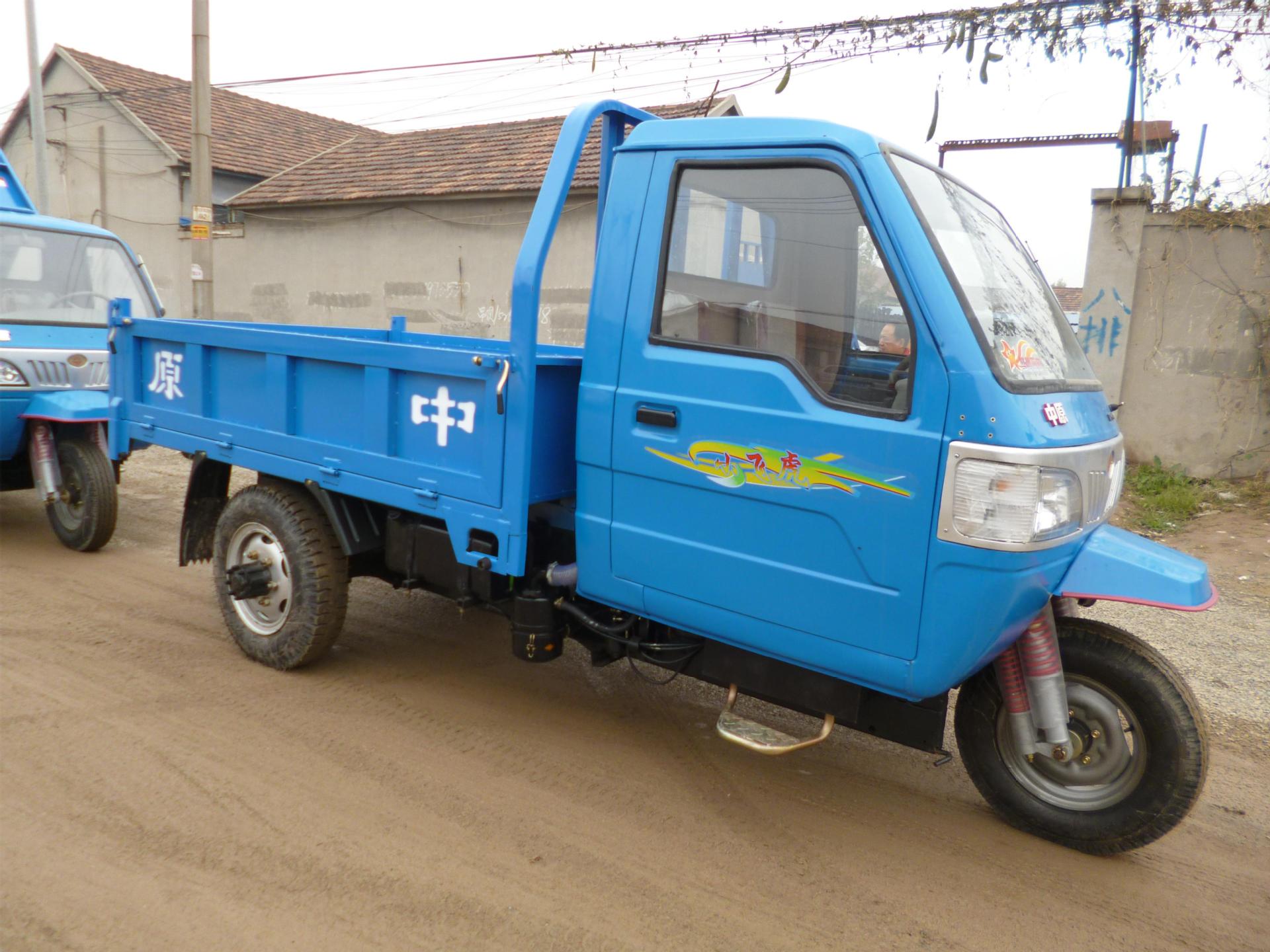 单缸柴油机,轴传动农用自卸三轮汽车,动力强劲不丢失,载重量大