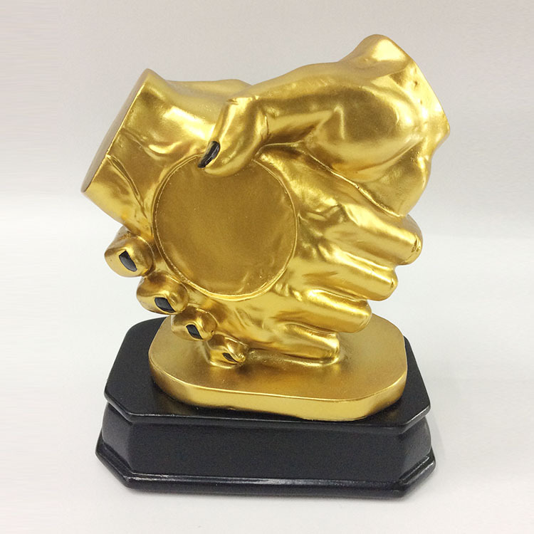 创意奖杯 和平握手工艺品 办公合作纪念品摆件 树脂塑料奖杯