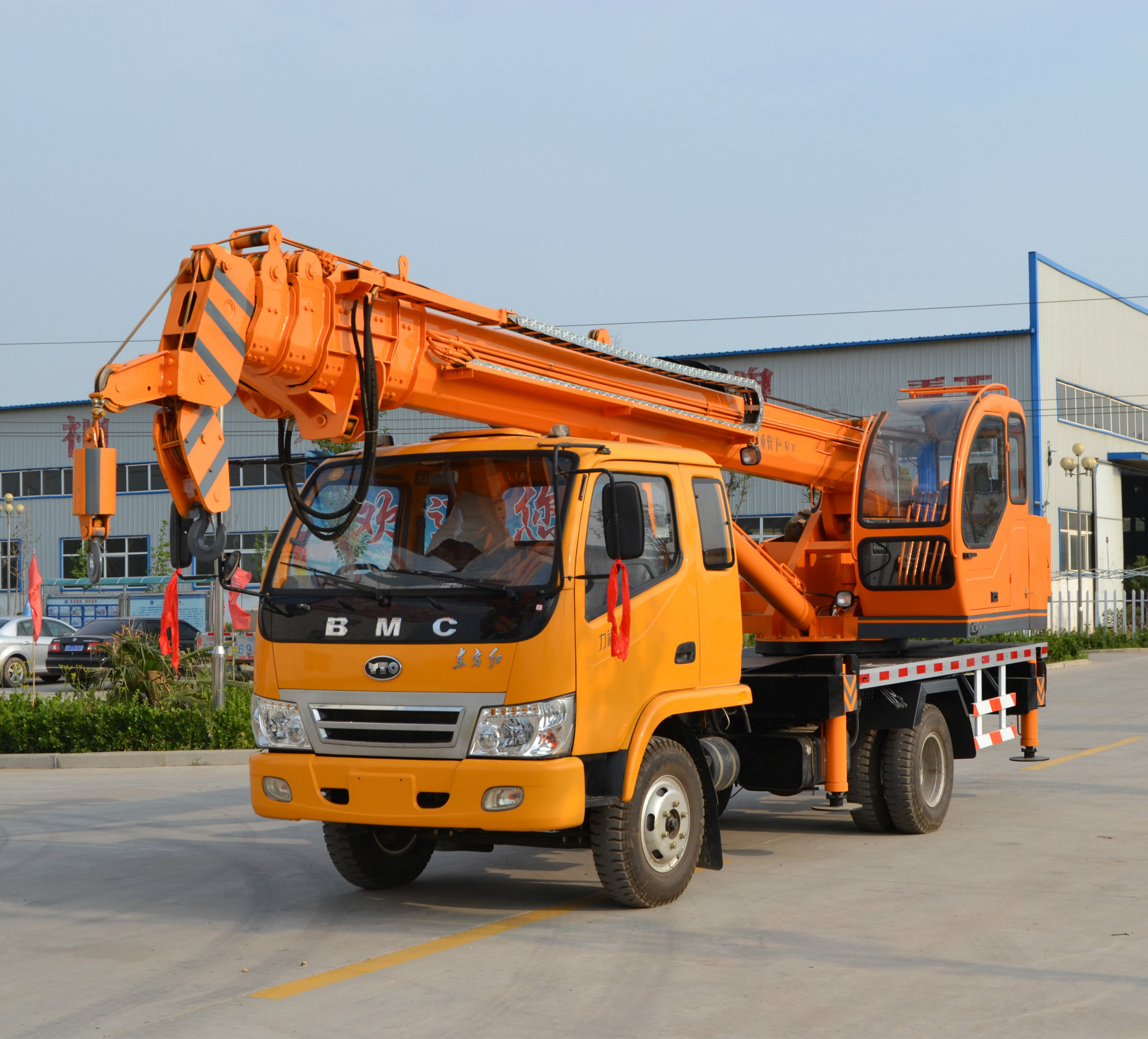 首页 专用车 起吊车 汽车起重机 >厂家供应4吨汽车吊供应热销双钩汽车