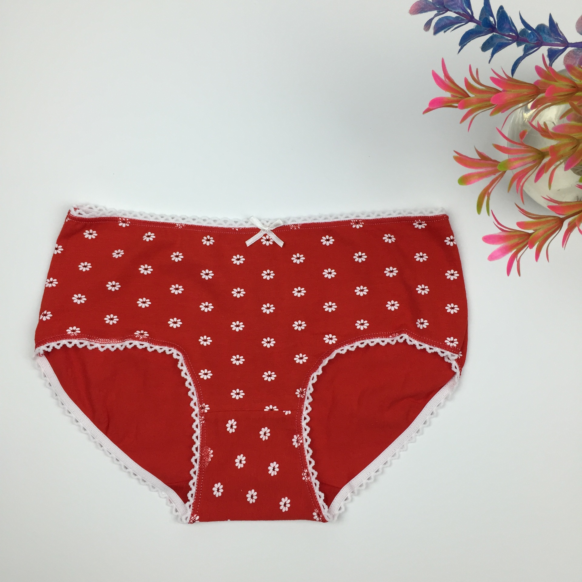 爆款女可爱点胶菊花三角裤中腰舒适蕾丝花边