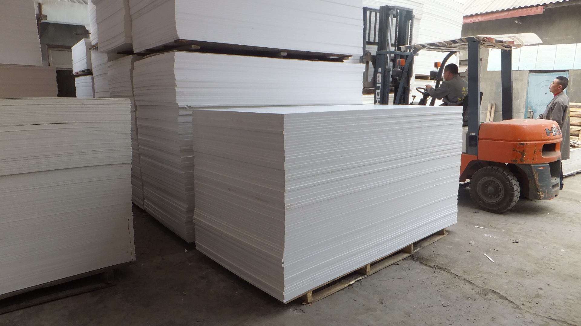 雪弗板高密度结皮板pvc板广告装饰雕刻pvc发泡板厂家生产供应