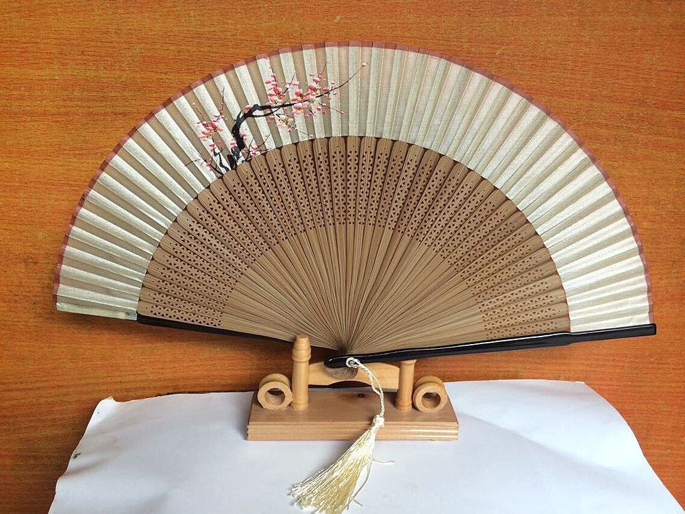 >高档印花真丝折扇 复古中国风礼品扇 精品真丝窗花扇  品名:扇子