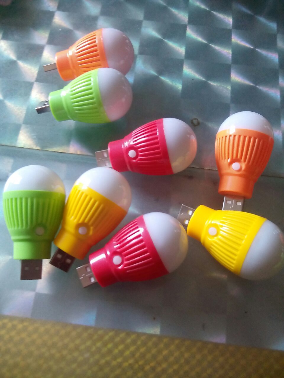 迷你usb小灯泡,自带开关,移动电源,电脑数码用led手电头,灯头