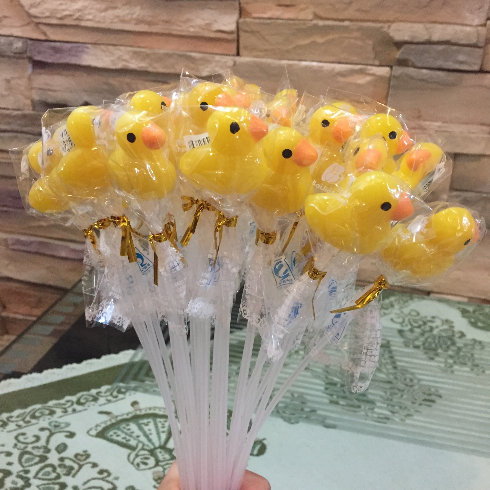 百嘉尚 长杆小黄鸭棒棒糖长棒糖果儿童可爱创意造型送礼批发