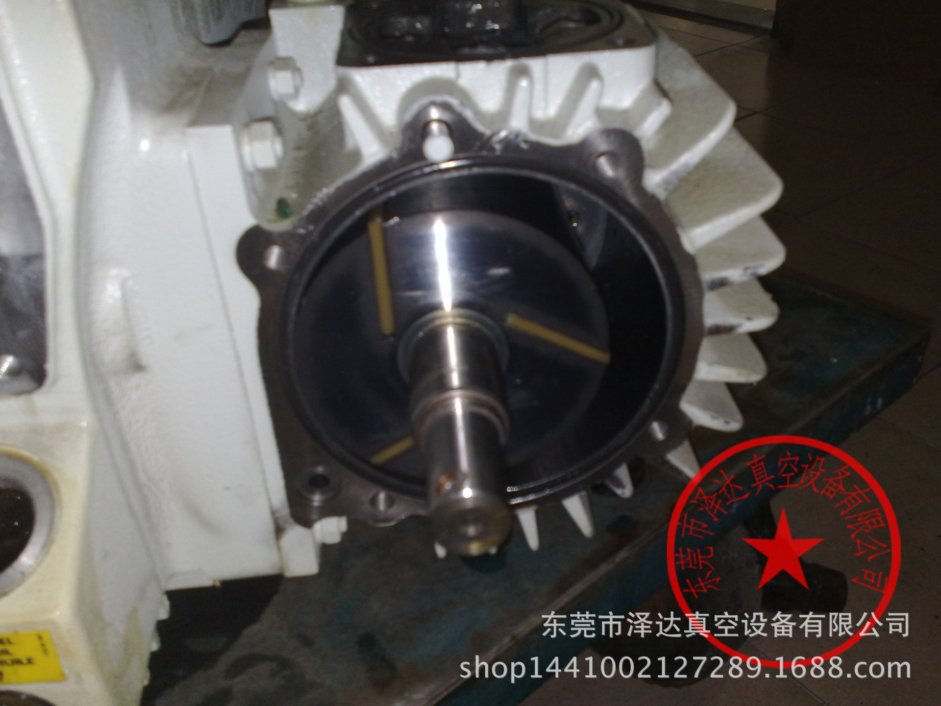 专业维修保养德国莱宝真空泵3