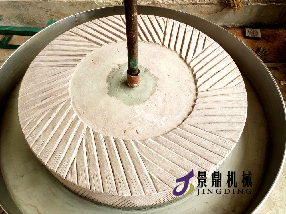 厂家直销全自动五谷杂粮石磨机 多功能石磨面粉机家用小型石磨机
