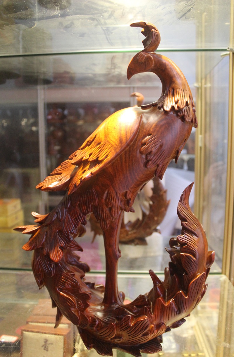 欧式风格实木孔雀摆件草花梨红木雕刻礼品家