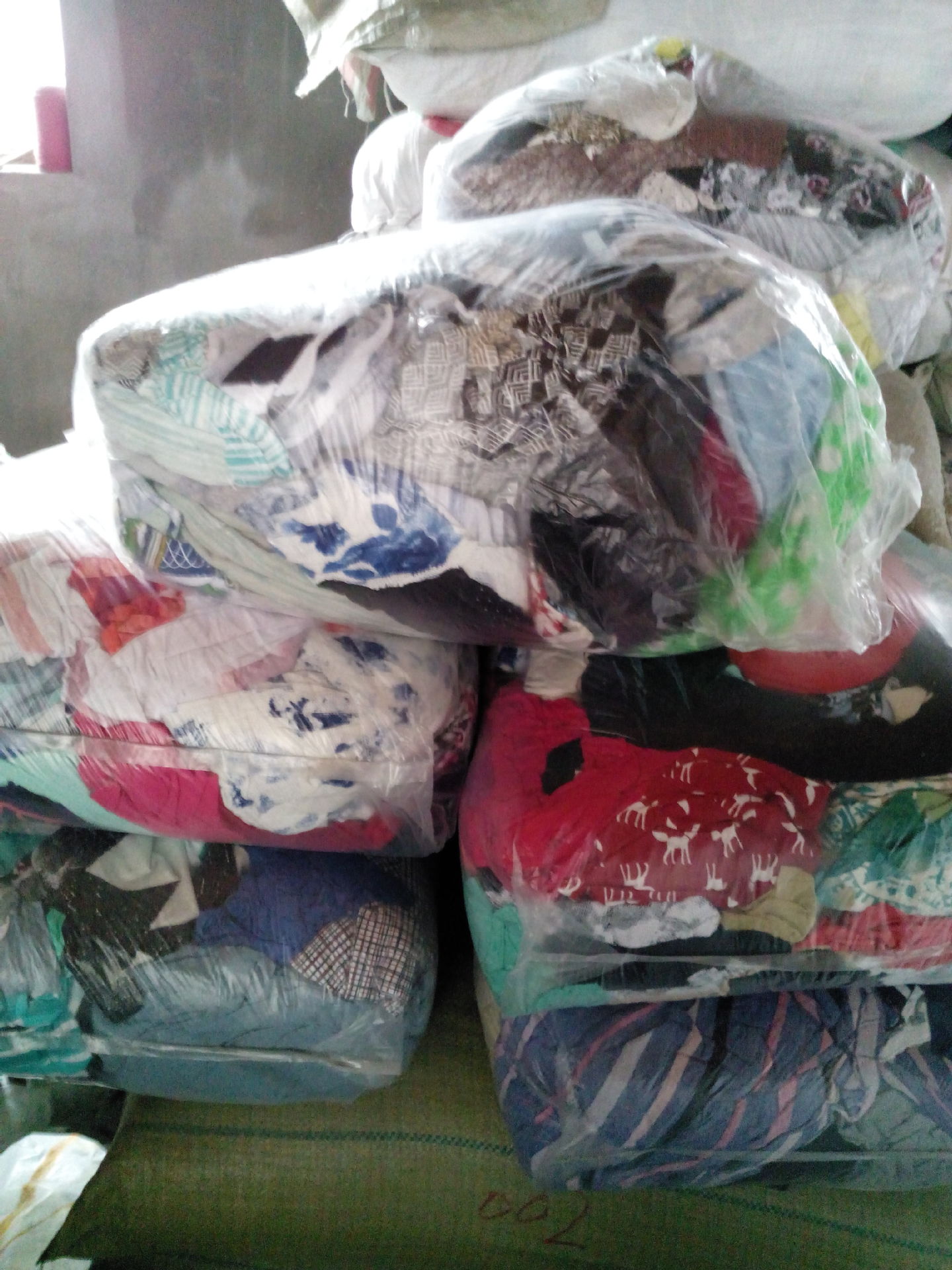 全棉质杂色擦机布布头 不规则花色碎布 工