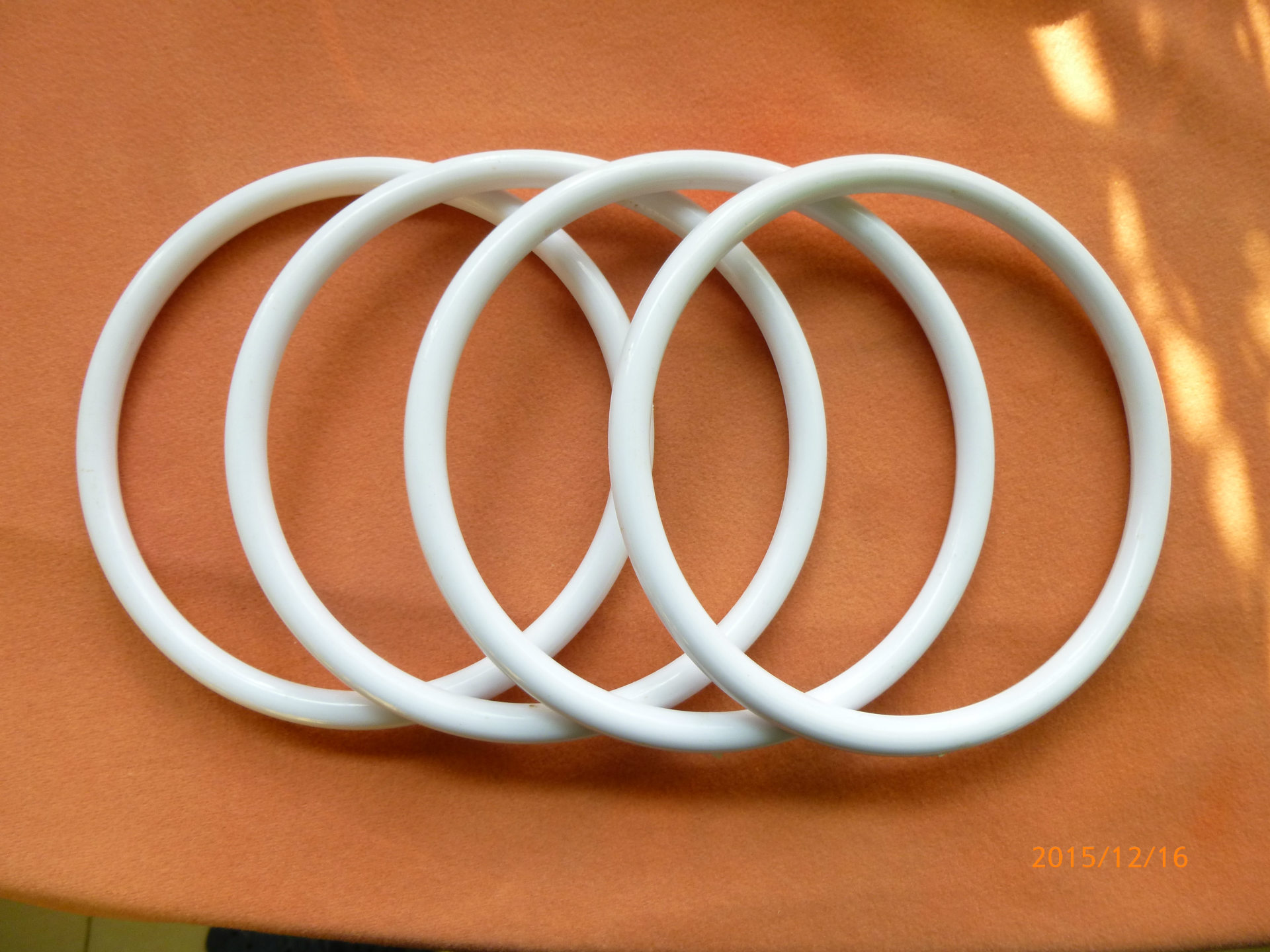 直销各款式玩具用塑料圆环圈 拉手圆环 手提手挽拉手用圆环圆圈