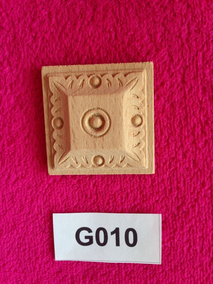 装饰贴花片 门套线雕花贴片 橡胶实木方块花 角花 枪角