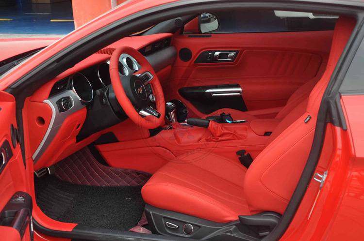 野马全红色内饰改装真皮座椅 注定这匹马不温驯