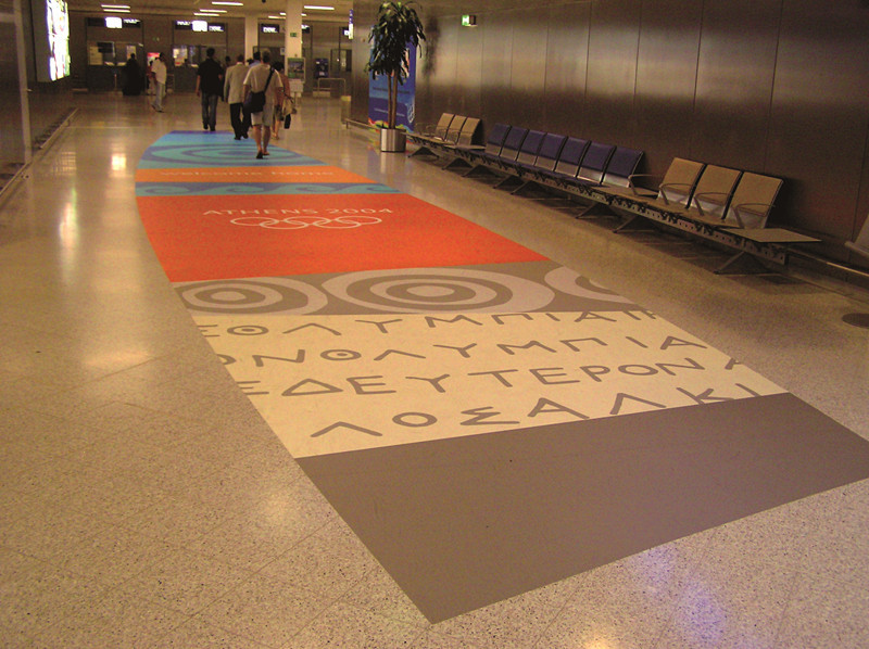 厂家直销喷绘写真地贴广告防滑耐磨可移pvc背胶超市商场地贴定制