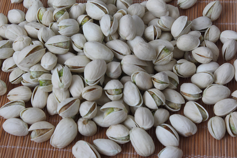 漂白开心果中号自然开196斤箱厂家直销