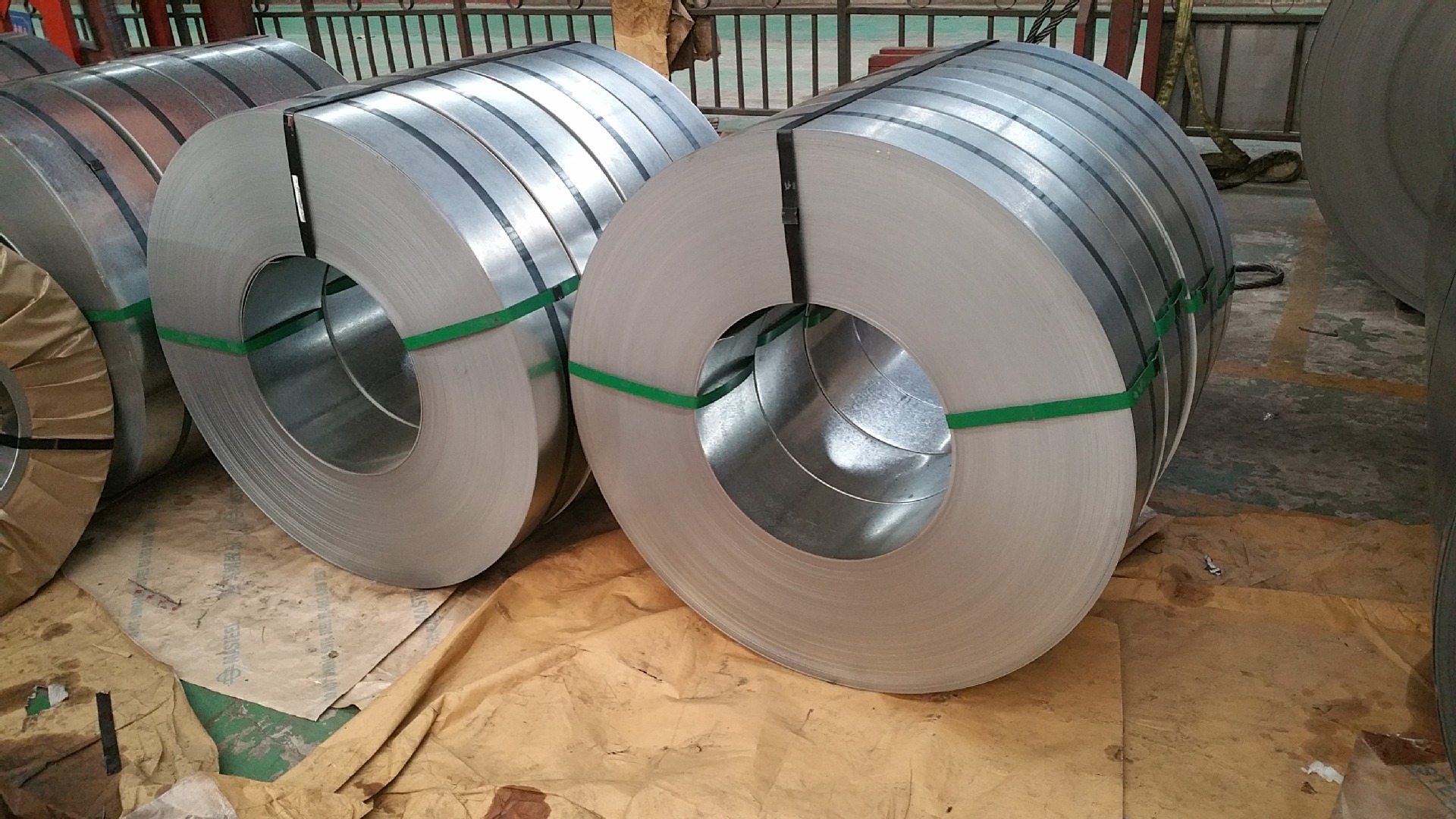 武钢钢无花镀锌按客户要加工分条