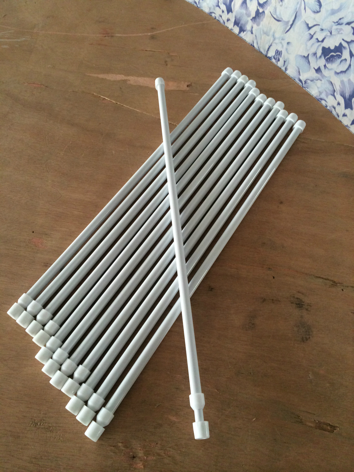 免钉小圆伸缩杆 门窗五金伸缩迷你杆 法式伸缩篇杆白色伸缩罗马杆