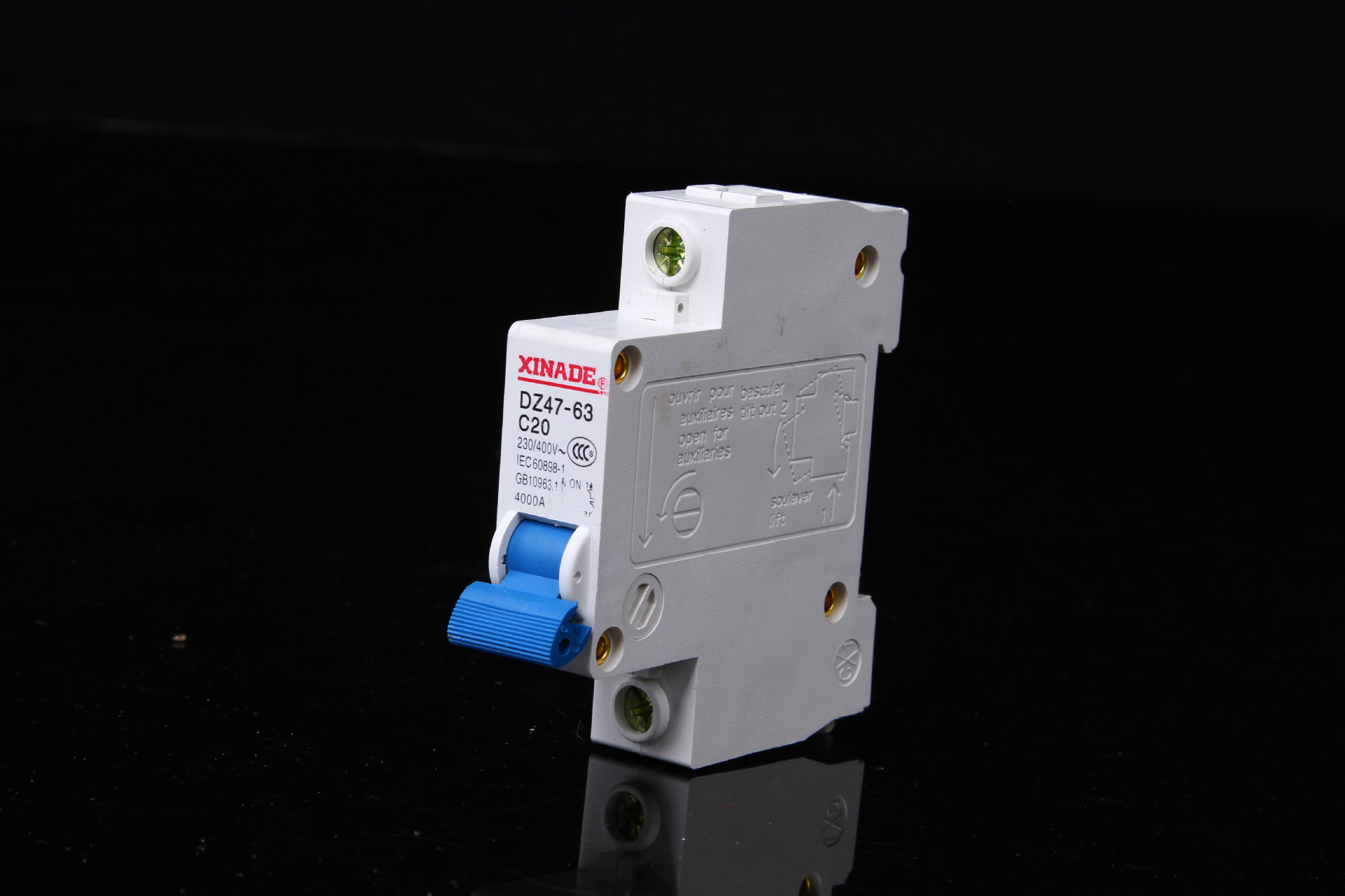 断路器小型塑壳式低压断路器 b级空气开关批发/dz47-1p32a,c45