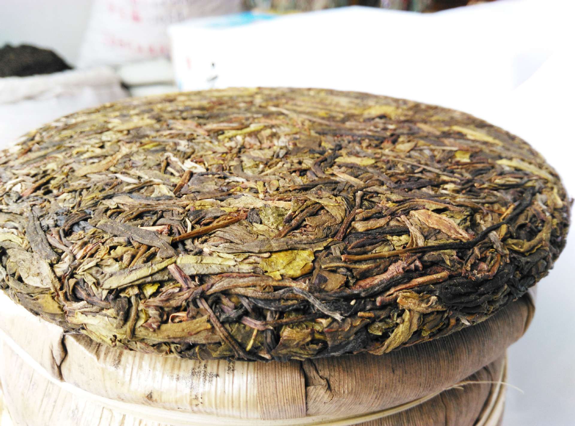 黄金叶普洱茶生茶云南七子饼茶叶生饼茶15年357克勐海