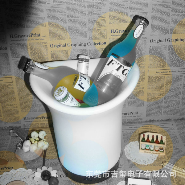 东莞长安定制批发塑料冰桶 酒吧冰桶发光酒具 可加印品牌logo