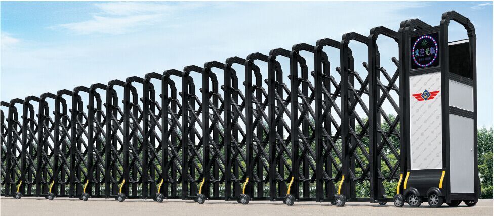 由于自动伸缩门大多暴露于室外,长期受日光照射,风吹雨打,将逐步老化