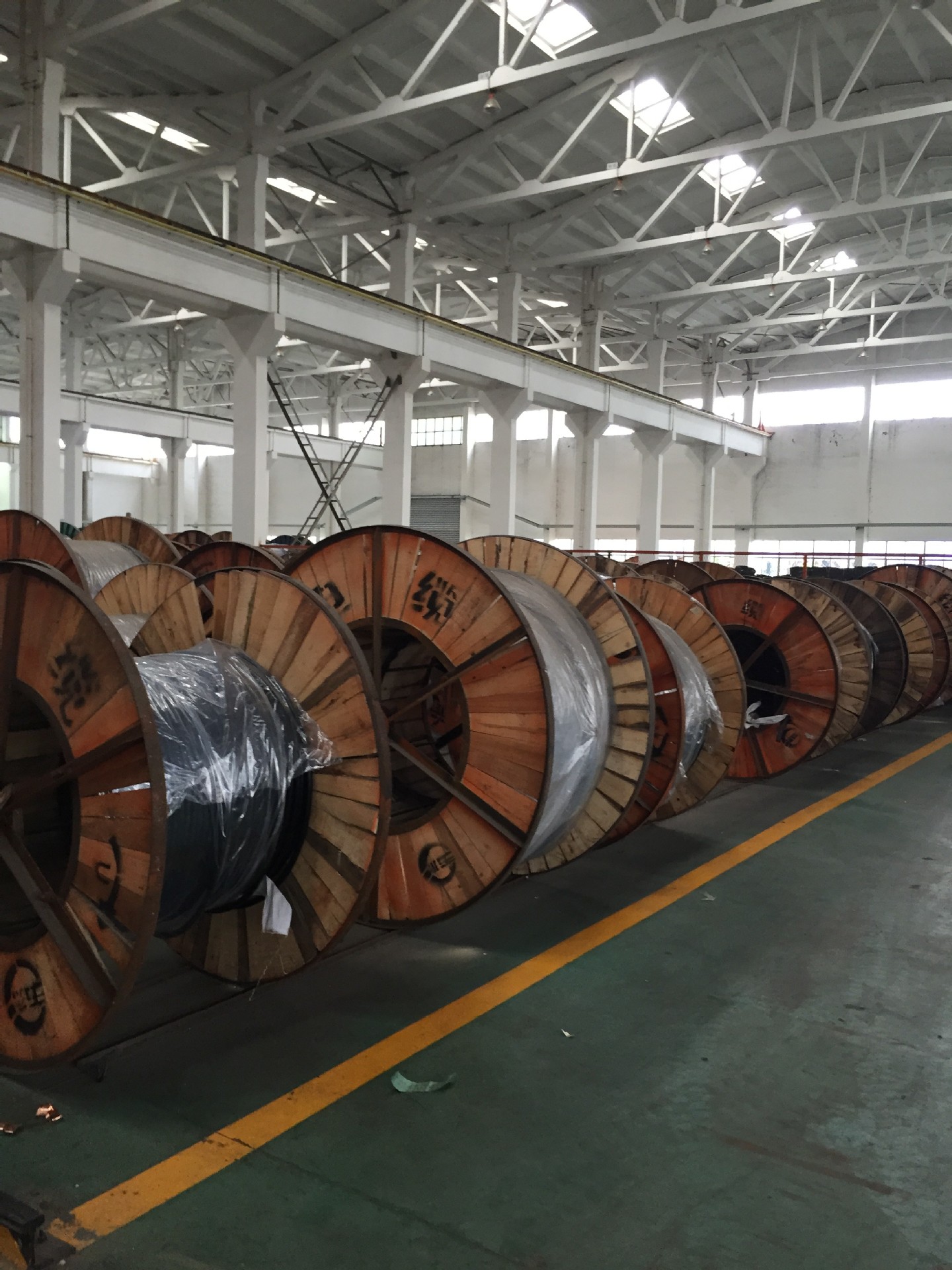 江南电缆 yjv4*185 1*95 电气设备用电缆 五彩国标电缆现货