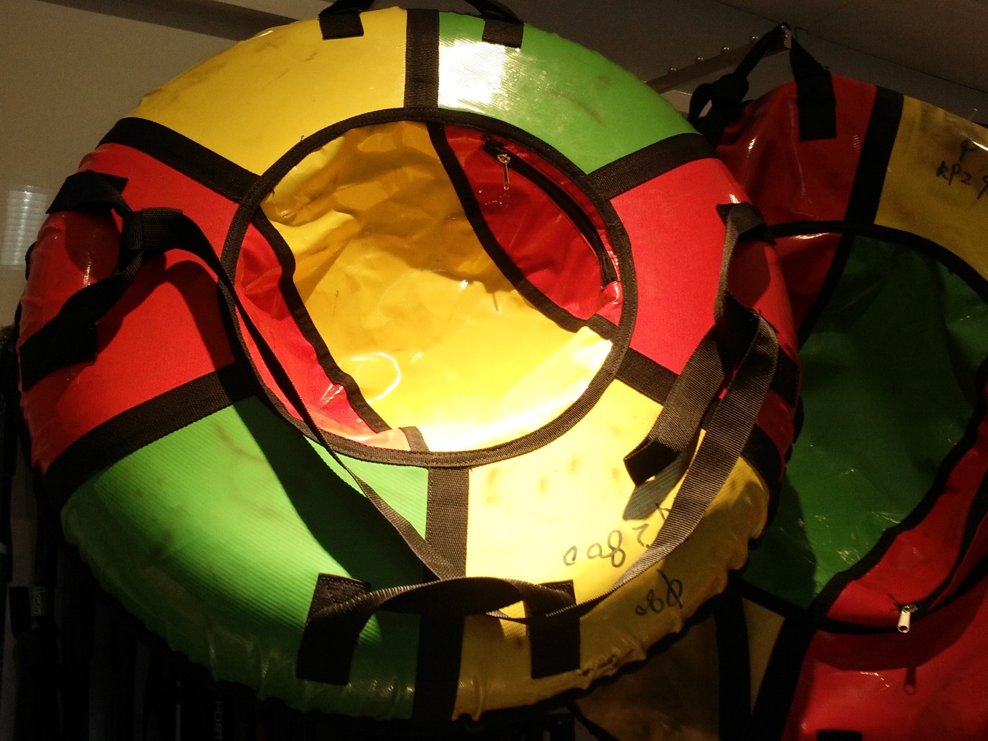 供应pvc滑雪圈 雪地耐寒滑雪圈 定做滑雪圈 直径80 87 92 110cm