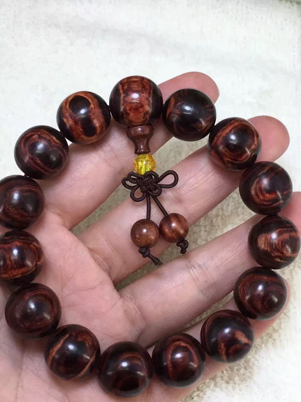 15精品紫檀柳对眼手串,纹理超越海南黄花梨佛珠,手工磨情侣款式