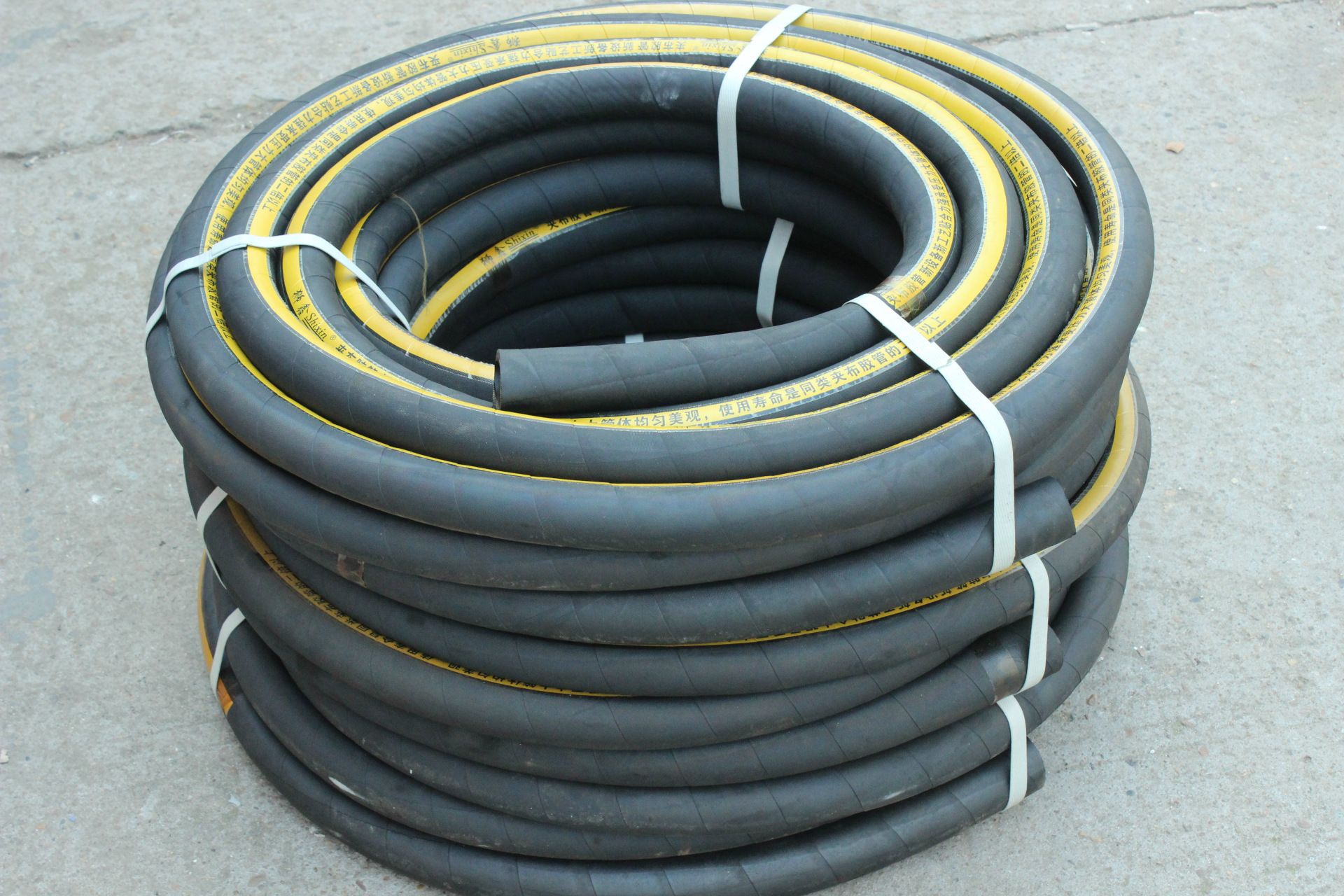 湖南安仁狮鑫橡胶管带贸易有限公司 联系人:奚先生 电 话:0735