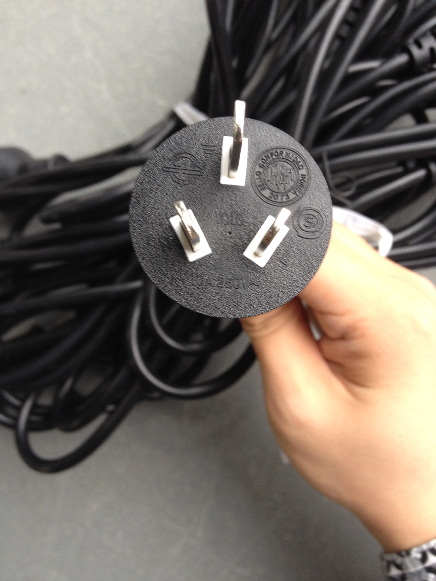 云环阿根廷插头