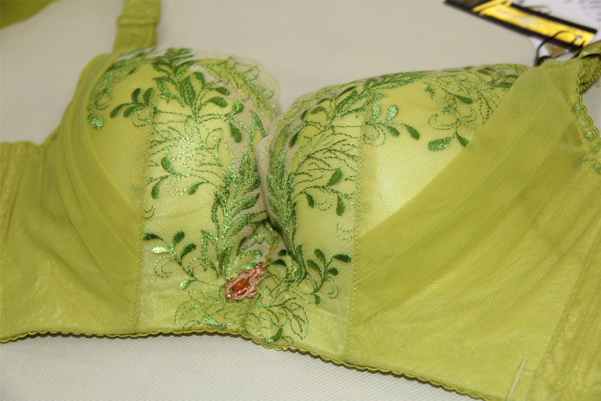 女士内衣直销 蕾丝刺绣精油水袋修正型聚拢调整文胸 金依雅345