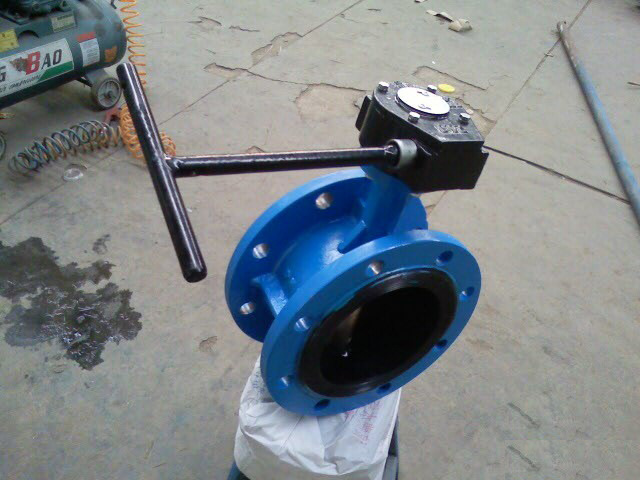 法兰蝶阀铸铁对夹带锁防盗蝶阀dn506580100200