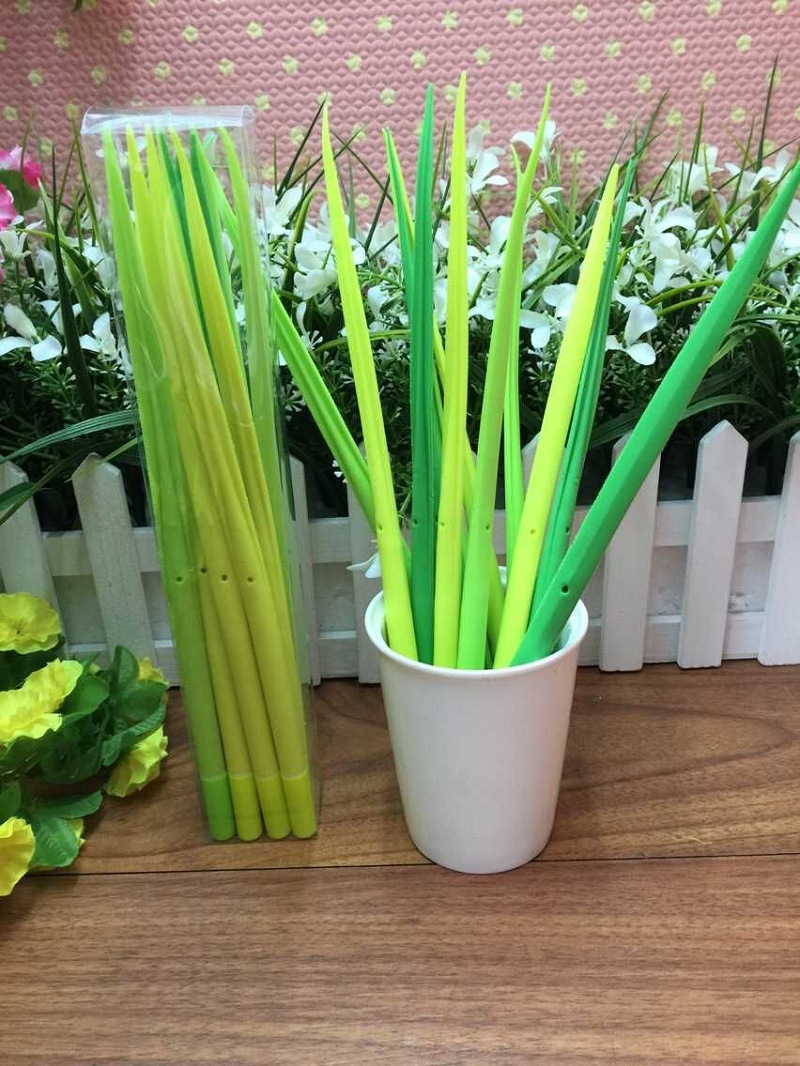 厂家批发绿色小草中性笔 时尚润草 绿色好心情水笔