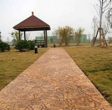 施工工艺 1,按混凝土施工规范要求浇筑混凝土.