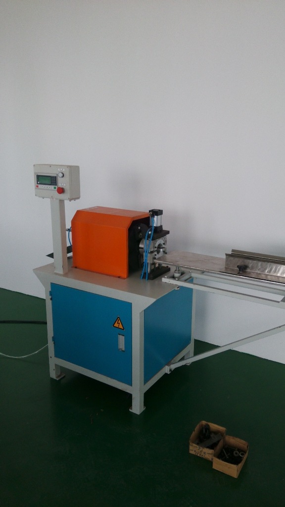 无霄切割机 无尘切割机 飞刀切割机