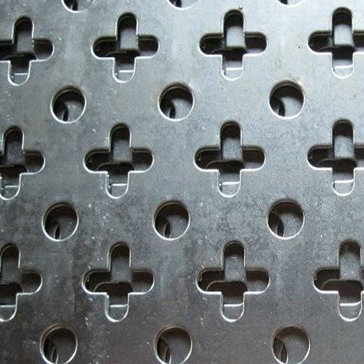 专业生产银色金属吊顶装饰网 不锈钢厚板冲孔梅花孔过滤板