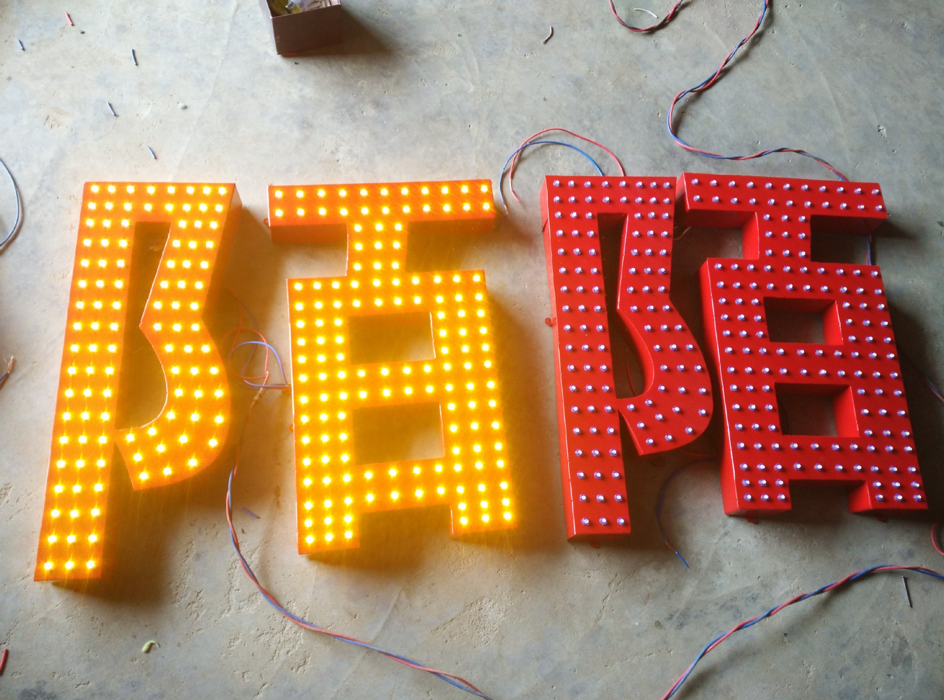 门头外露发光字制作冲孔点阵网眼穿孔字定做连锁店led发光字招牌